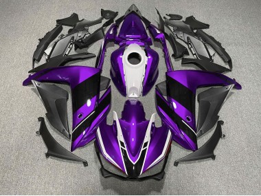 Viola In Bianco & Nero 15-18 Yamaha R3 Carena