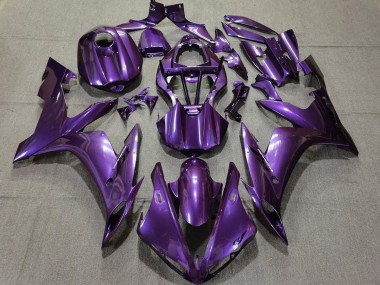 Viola Profondo 04-06 Yamaha R1 Carena